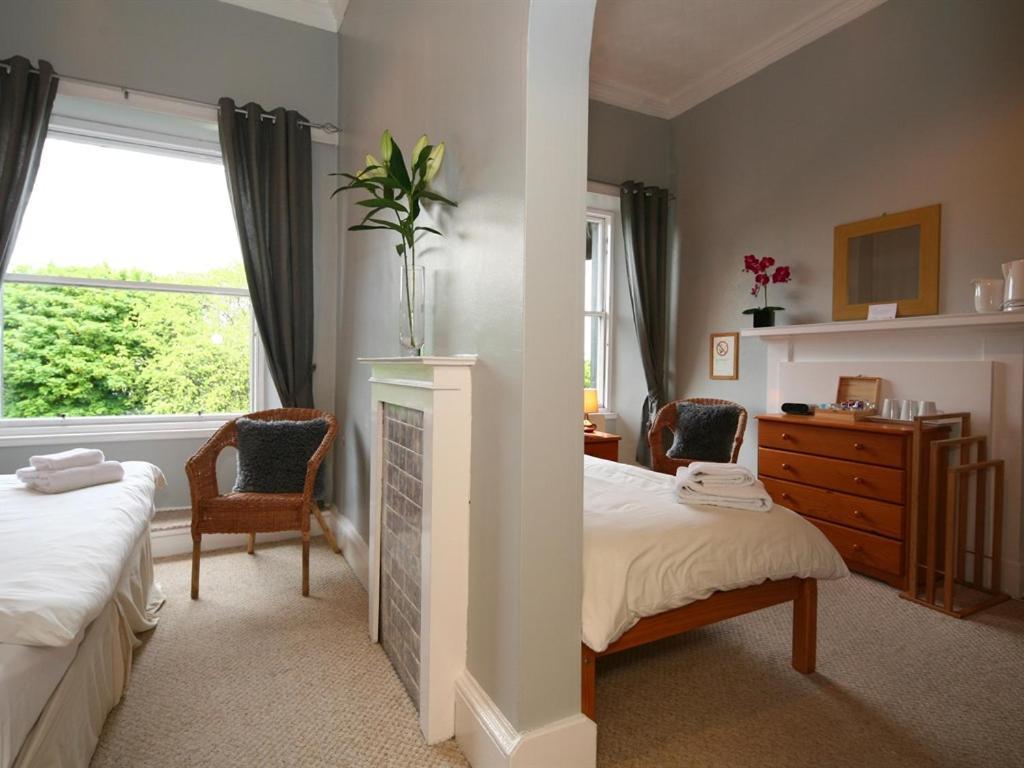 Halcyon House Hotel Единбург Стая снимка